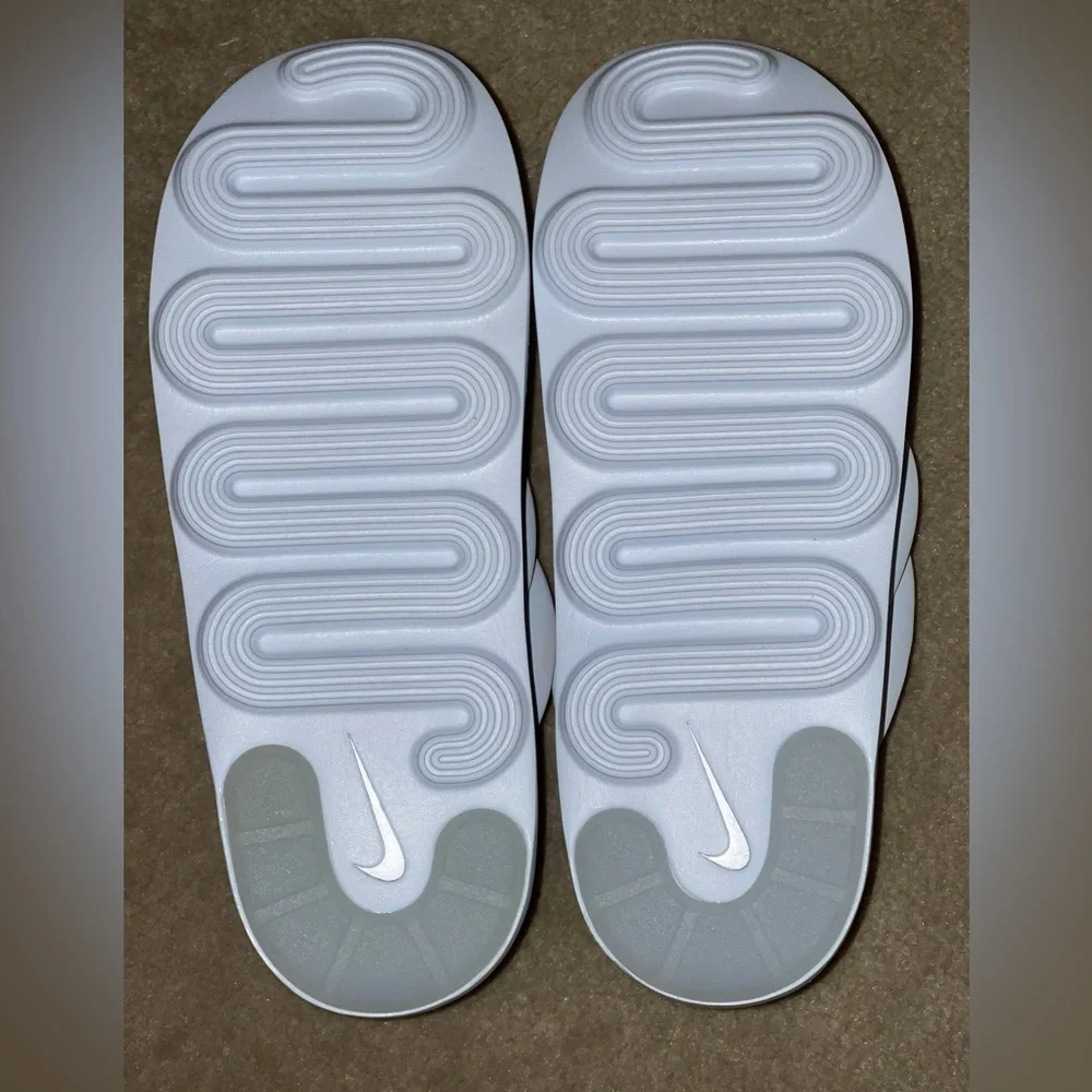 Nike Air Max Isla Women’s White Cross-Strap Slide Sandals with Visible Air - Picture 3 of 3